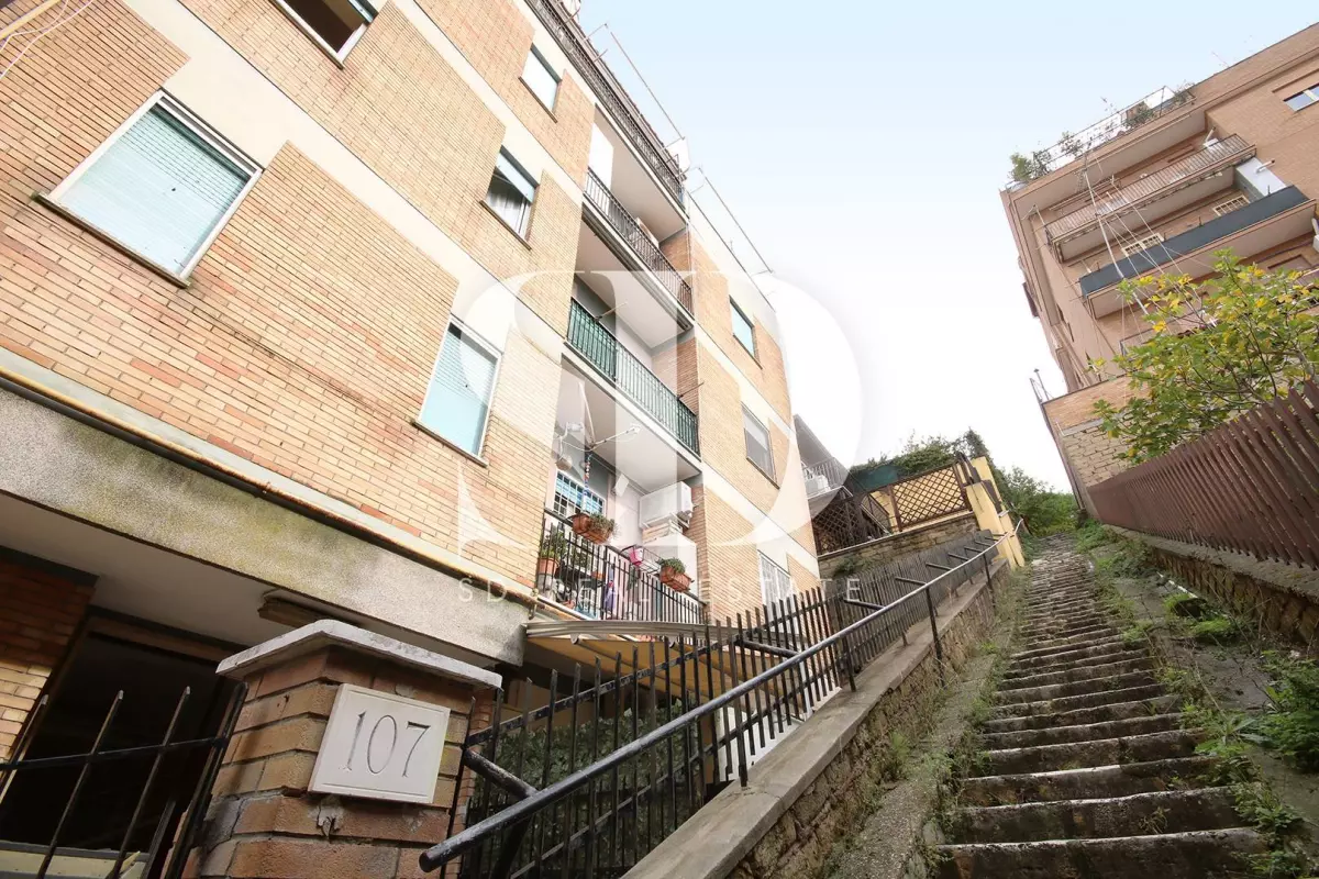 BILOCALE IN PERFETTE CONDIZIONI E CON GIARDINO PRIVATO