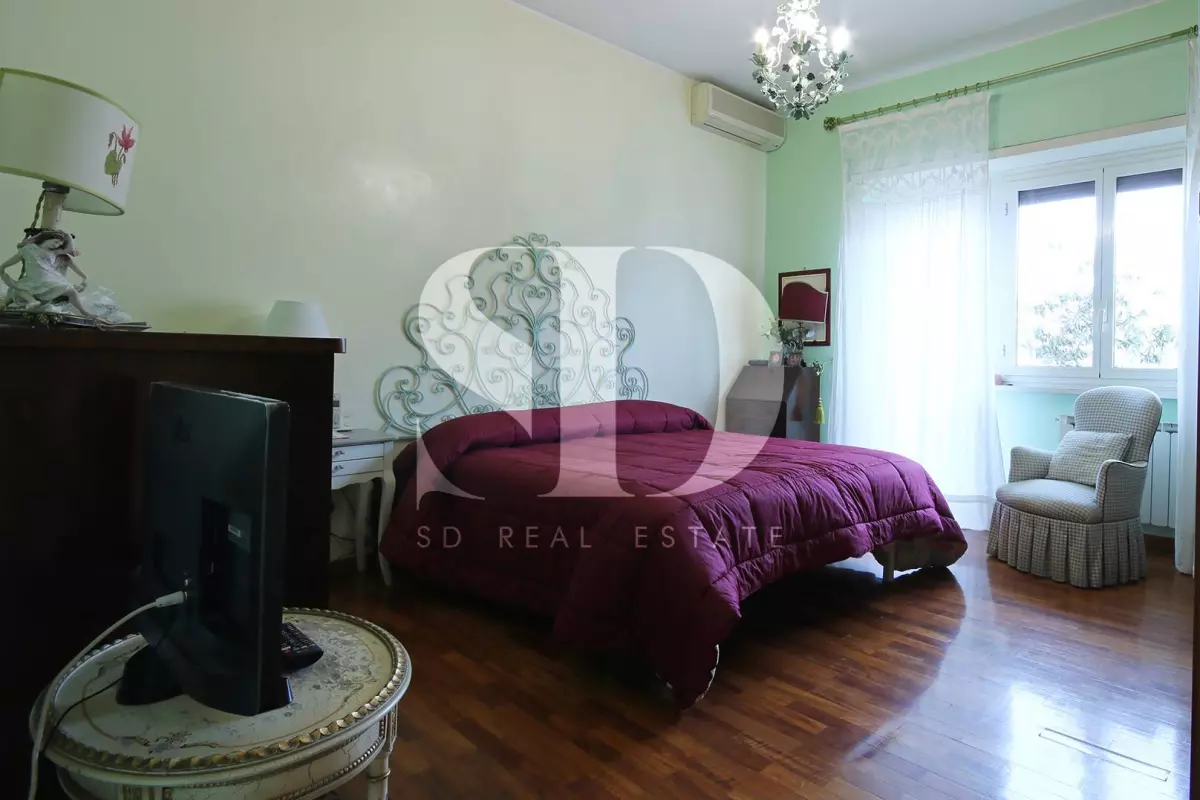 Appartamento trilocale signorile con terrazza e balcone