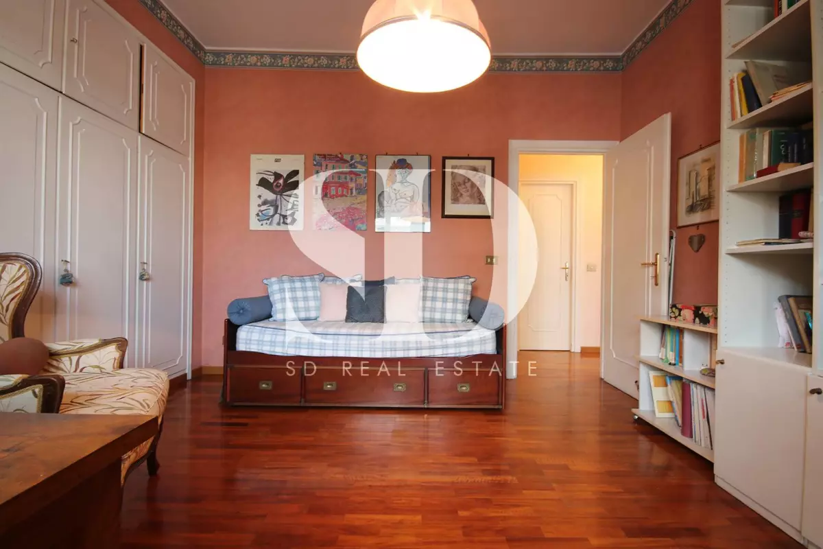 Appartamento trilocale signorile con terrazza e balcone