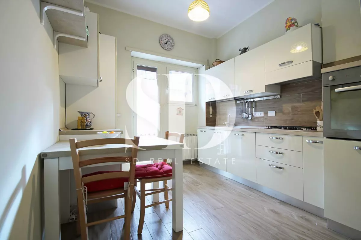 Appartamento trilocale signorile con terrazza e balcone