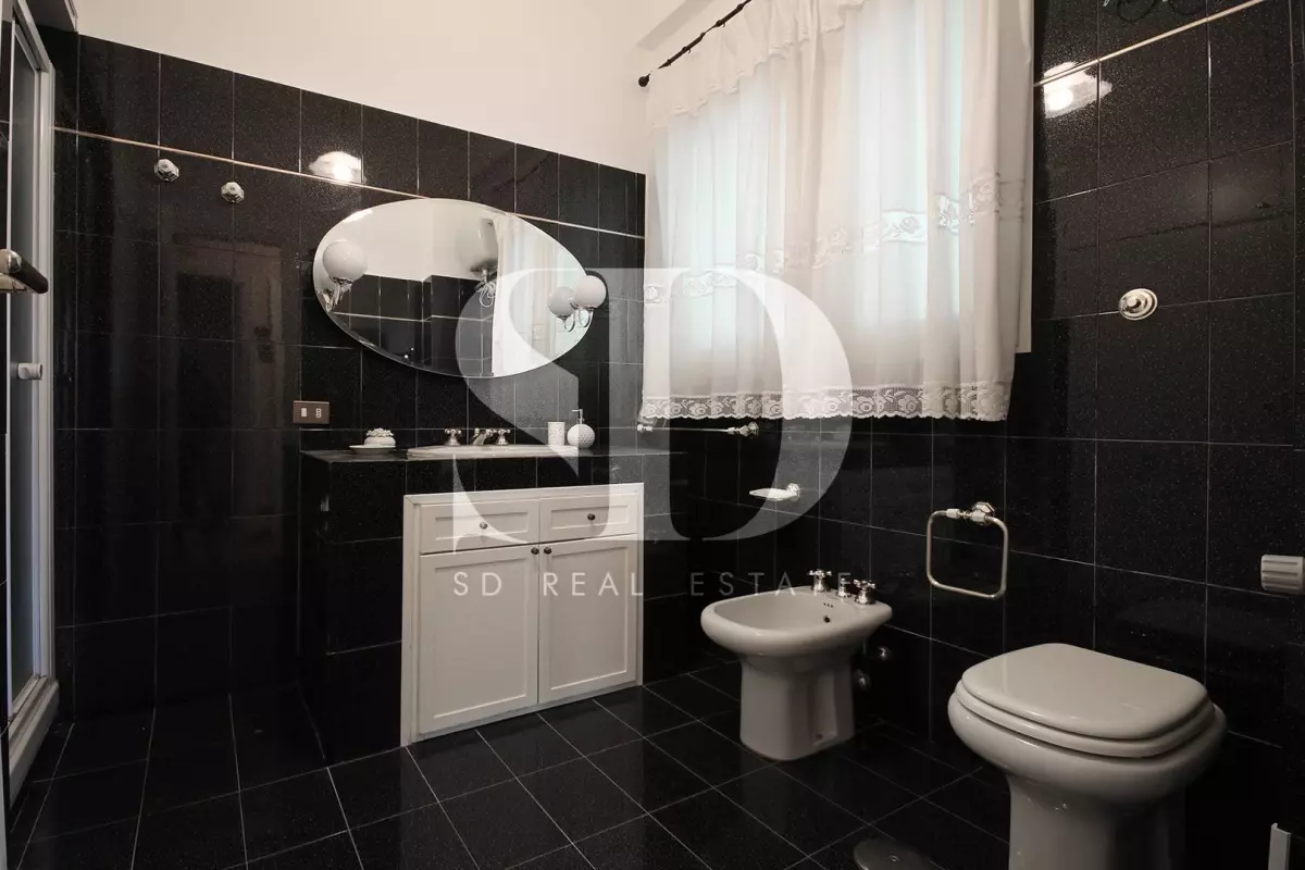 Appartamento trilocale signorile con terrazza e balcone