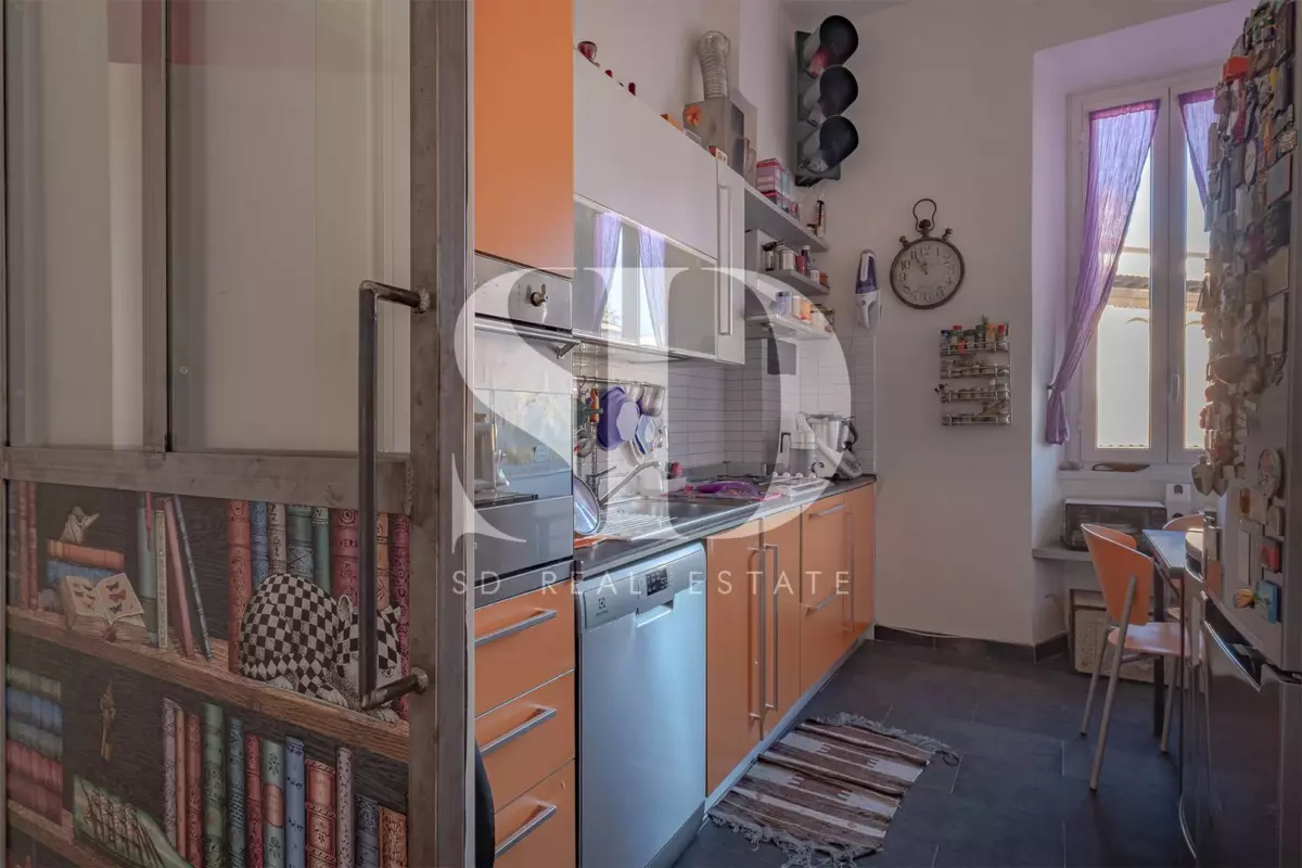 Bilocale ottimo stato al quarto ed ultimo piano di un palazzo storico