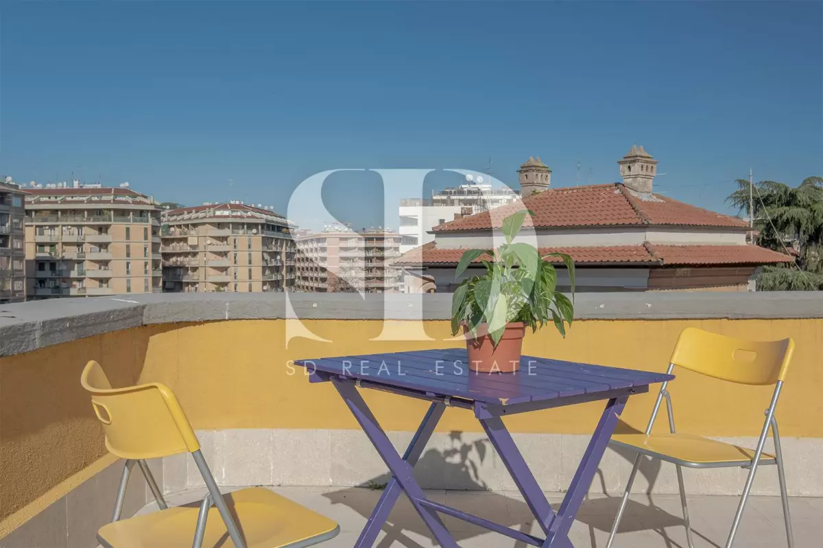 Bilocale ottimo stato al quarto ed ultimo piano di un palazzo storico